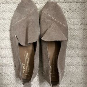 Toms